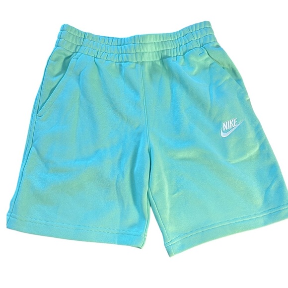 Nike NWT Standard Fit Girls Mint Shorts Size Medium - Picture 7 of 8